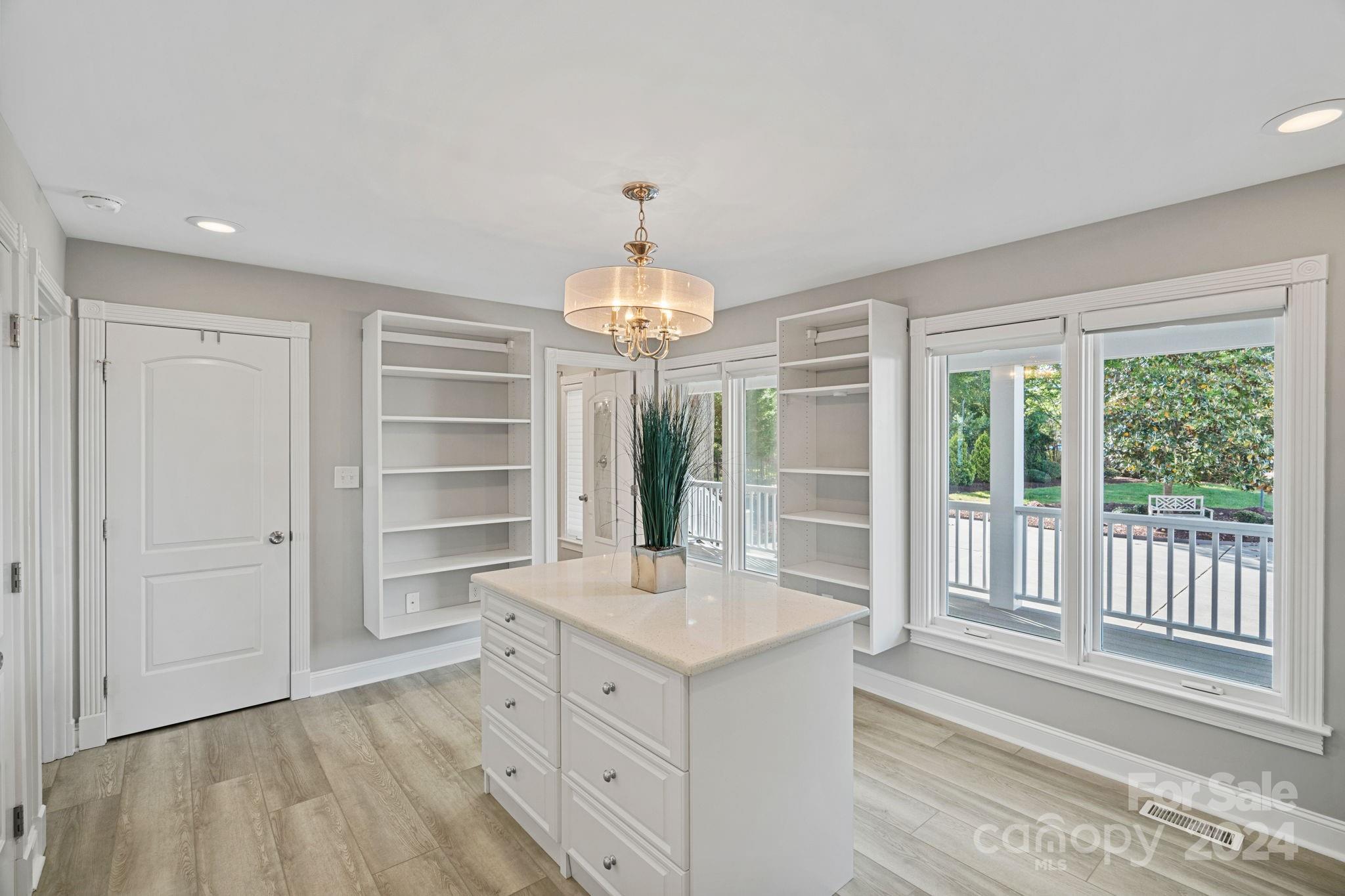 Point Largo - Residential