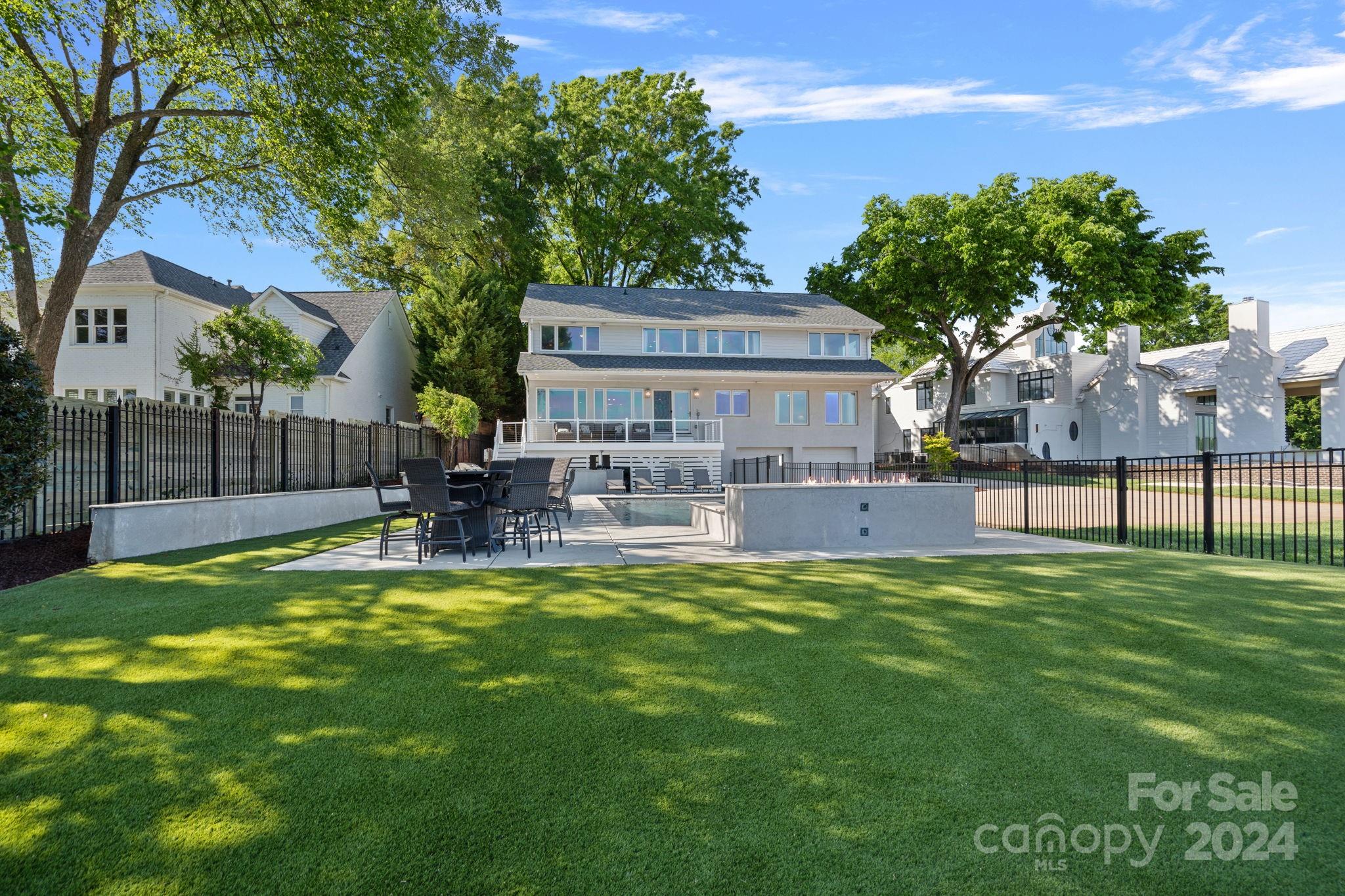 Point Largo - Residential