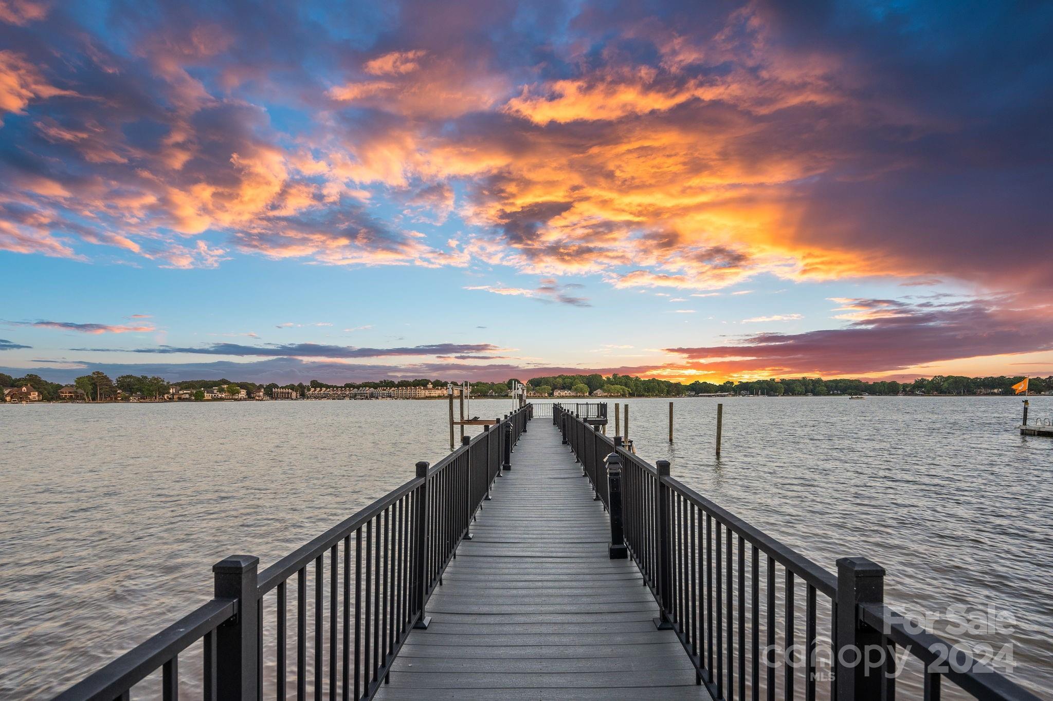 Point Largo - Residential