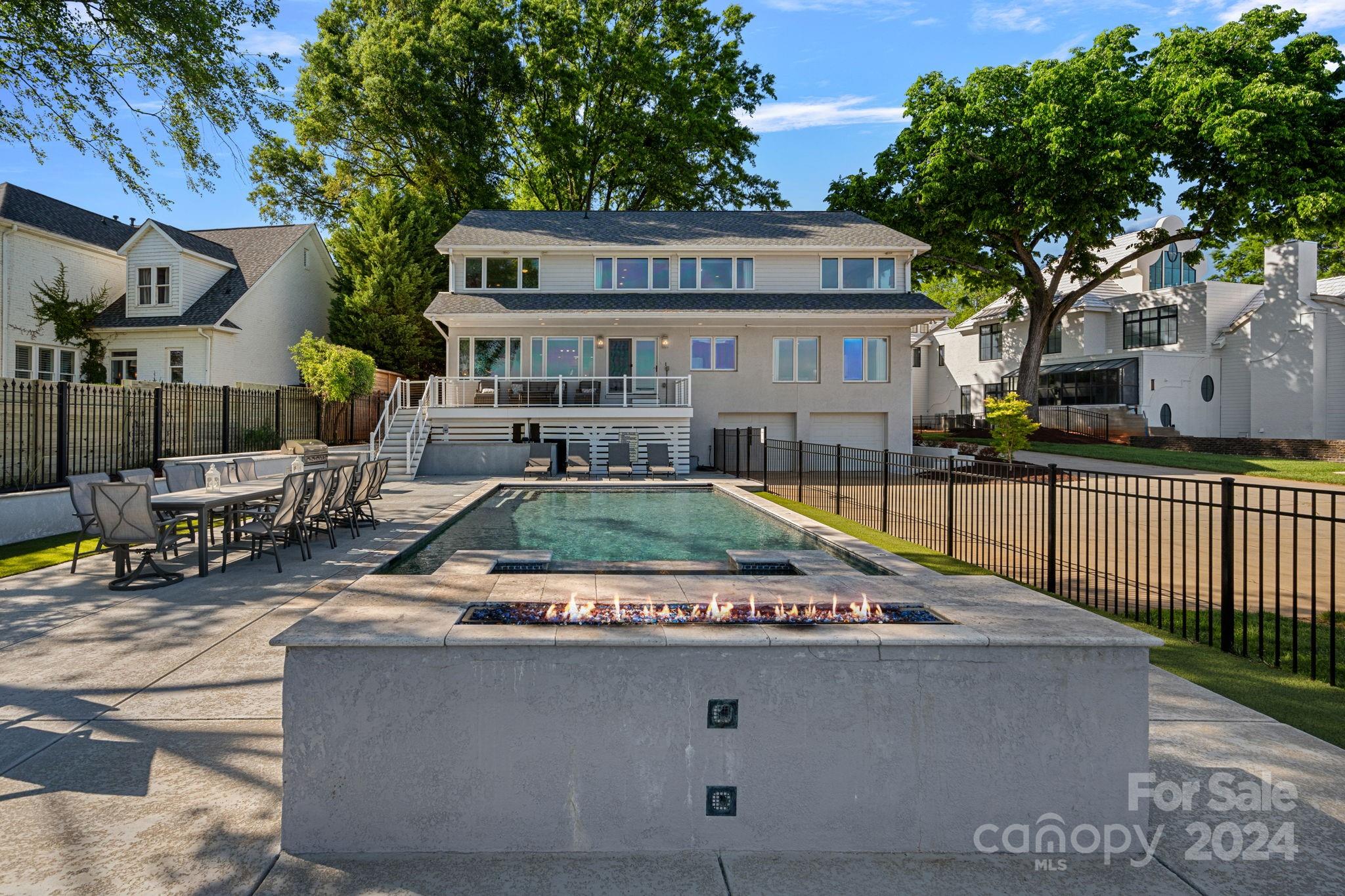 Point Largo - Residential