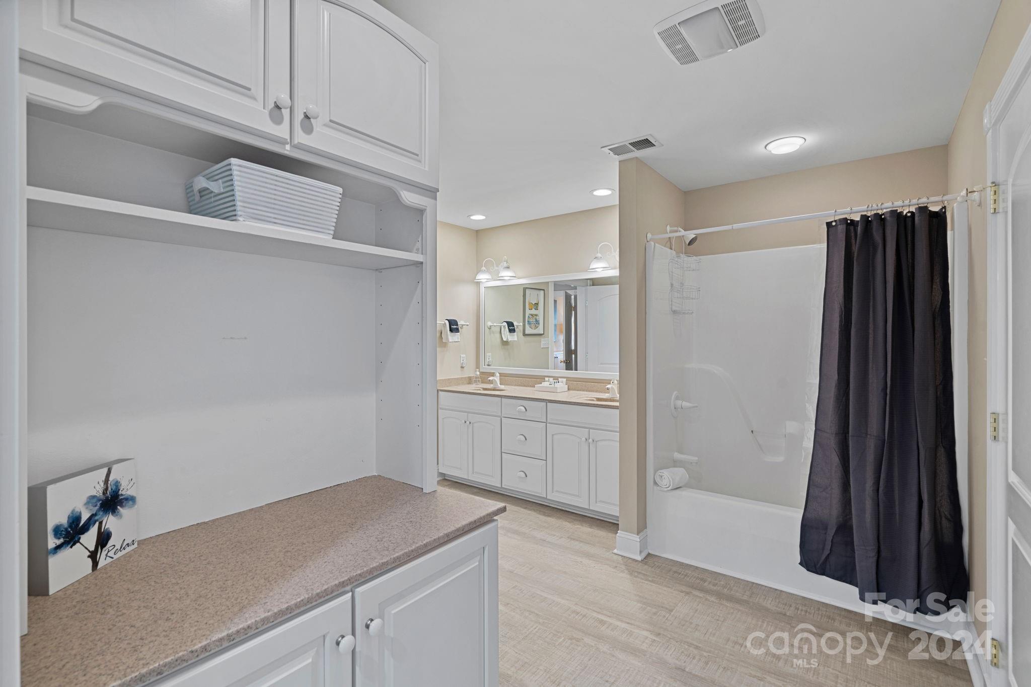 Point Largo - Residential