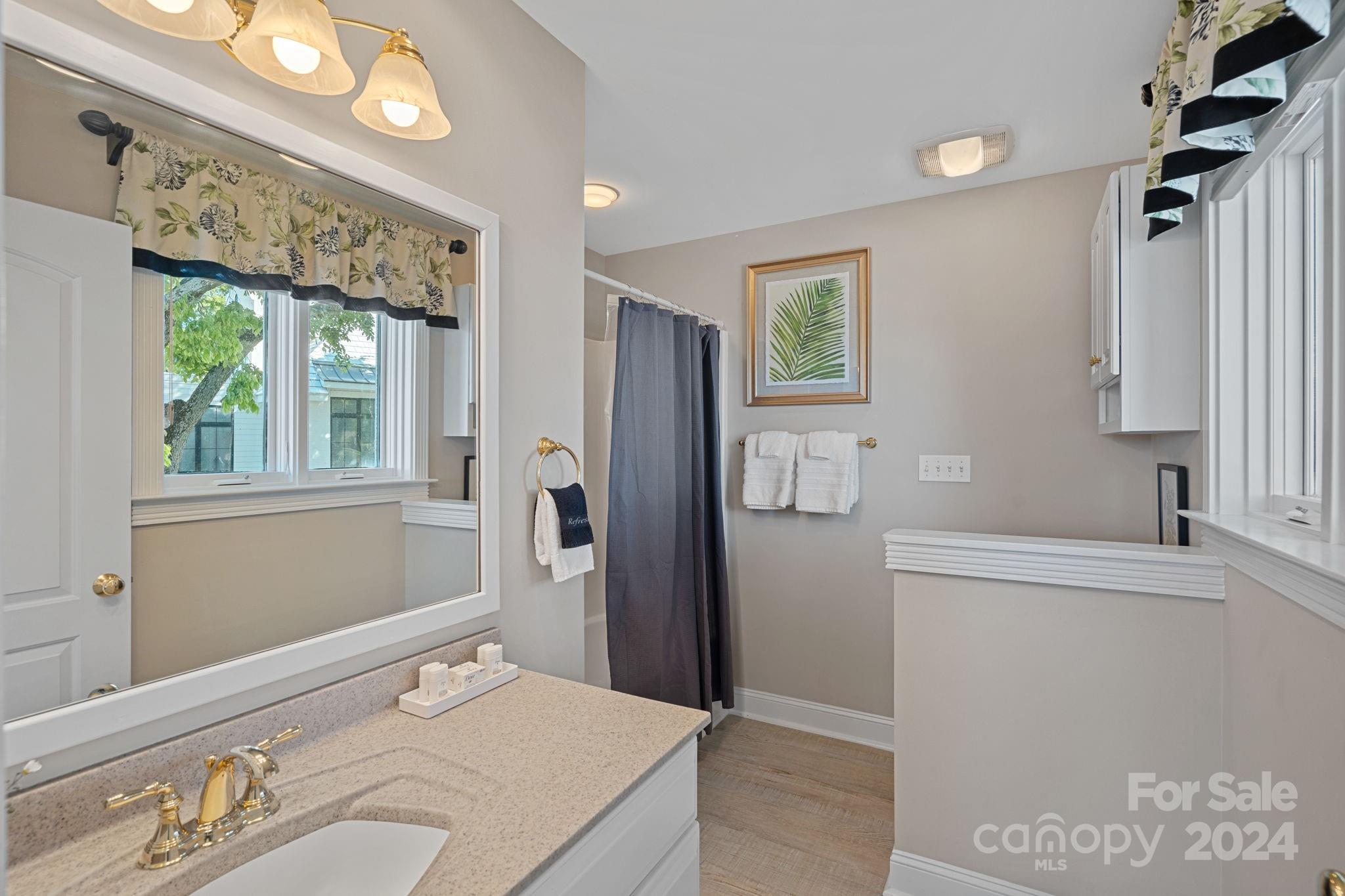 Point Largo - Residential