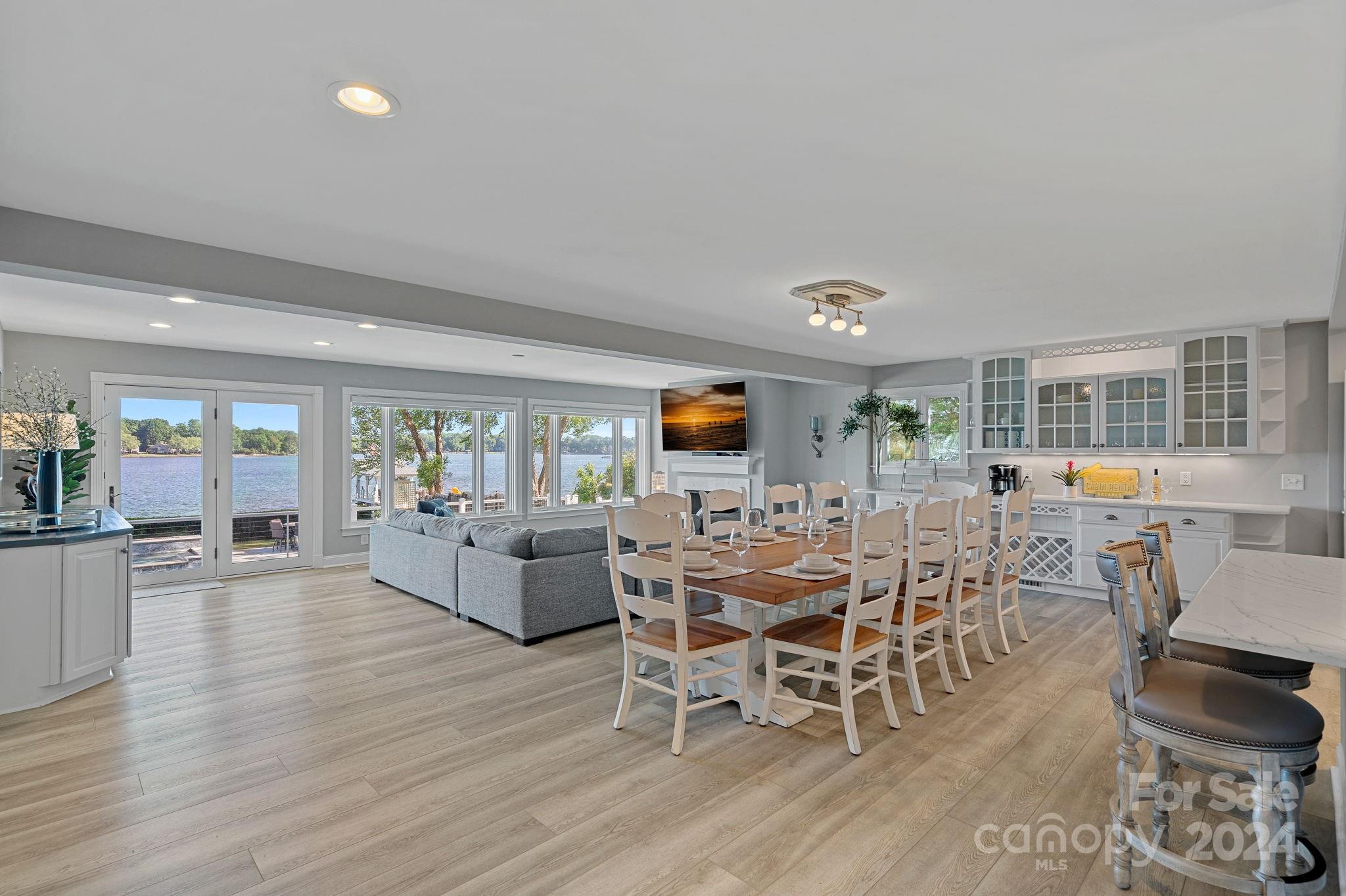 Point Largo - Residential