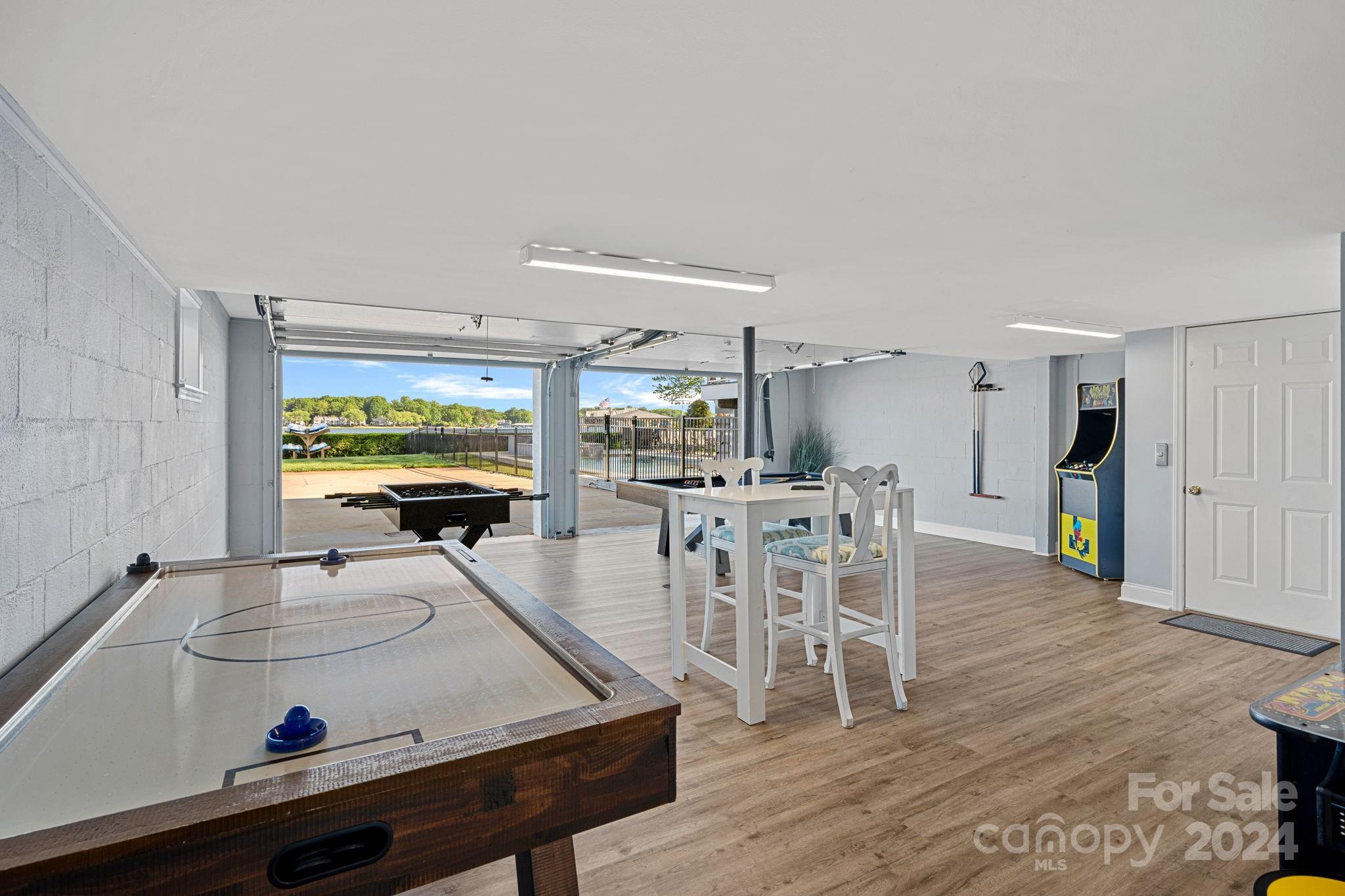 Point Largo - Residential