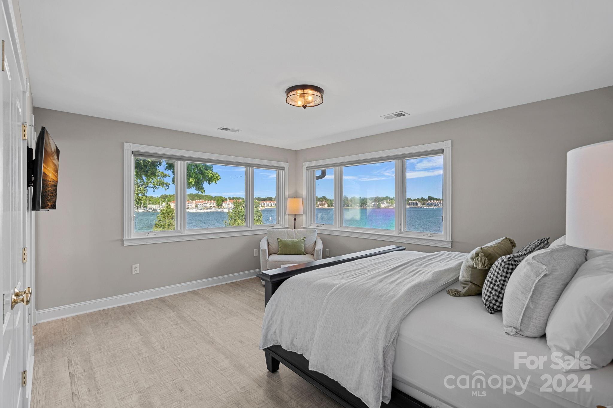 Point Largo - Residential