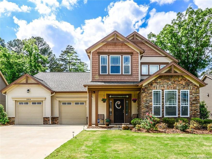 Master on main Open floor plan. Updated kitchen, granite counter tops w breakfast area opening up into the dining rm. Beautiful living room w fireplace for cozy nights at home & large windows for natural light. Large master suite w his & her sinks and a shower area separate from the tub area. Large loft upstairs can easily be converted to 4th bedroom