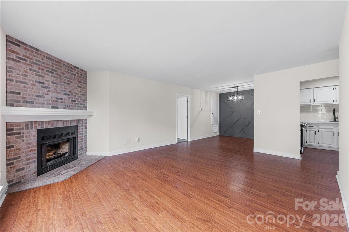 1612 Sharon Road W 70