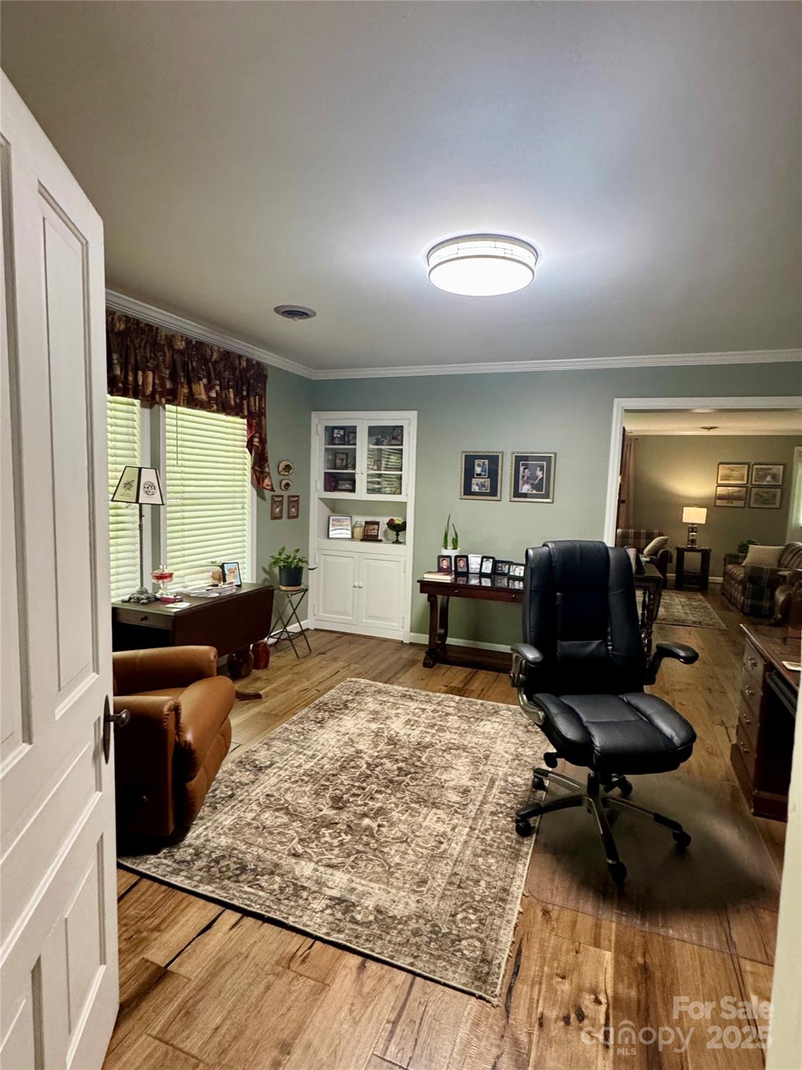 300 Blackmon Street S