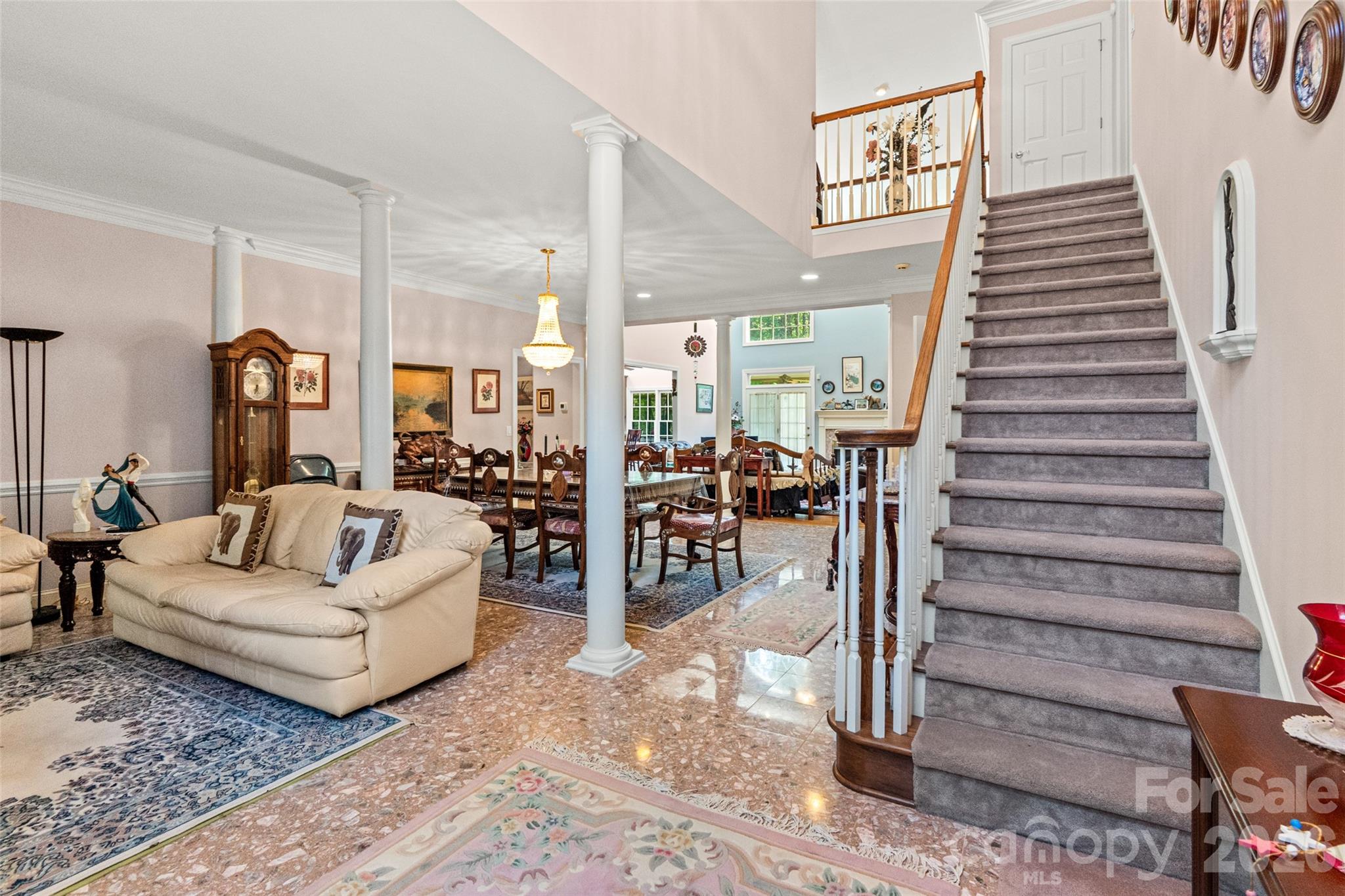 226 W Glenview Drive