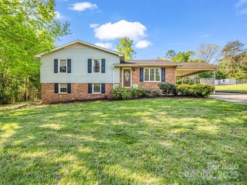 222 E Melissa Lane Forest City NC 28043