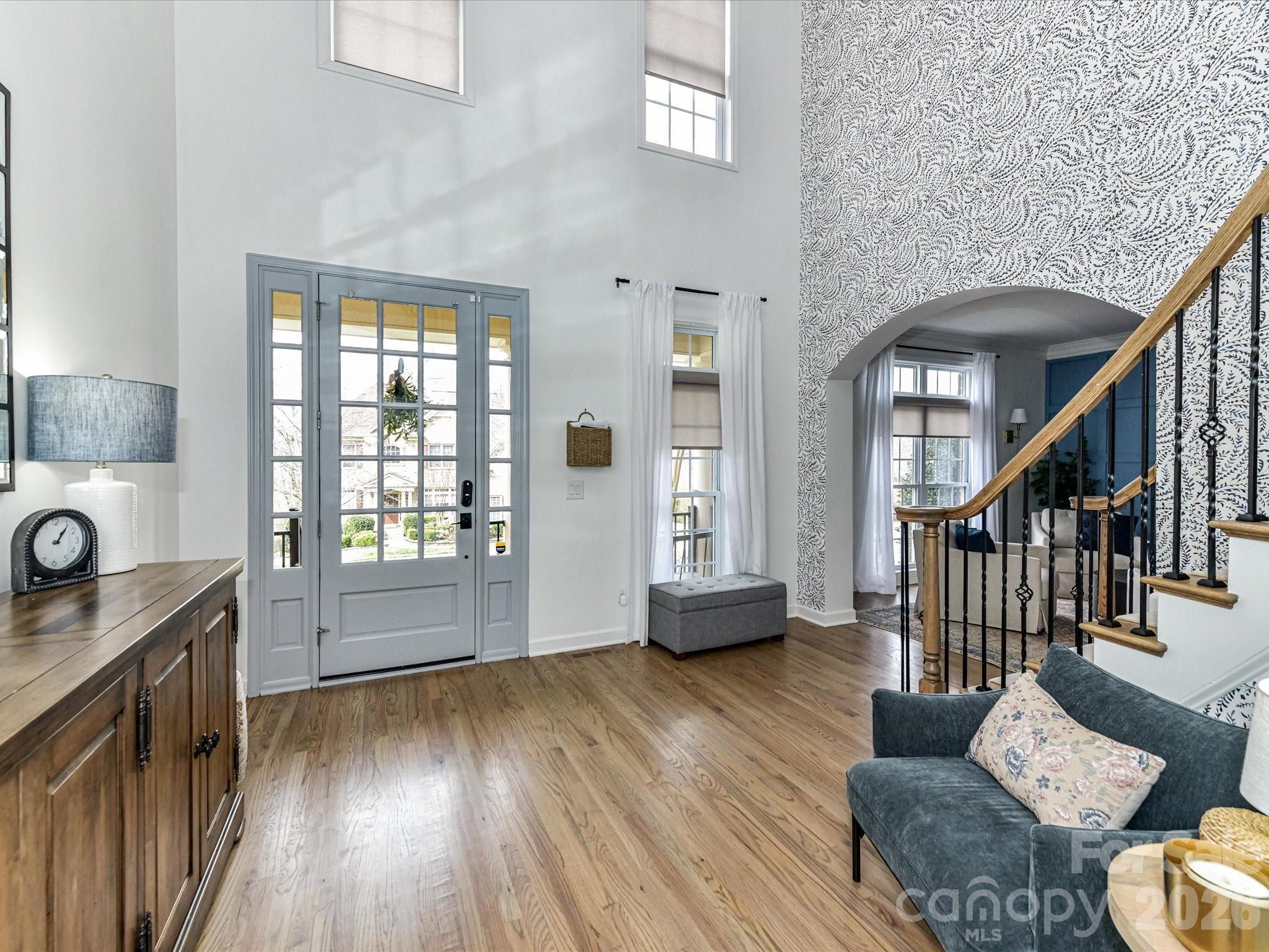 8926 N Dorchester Trace