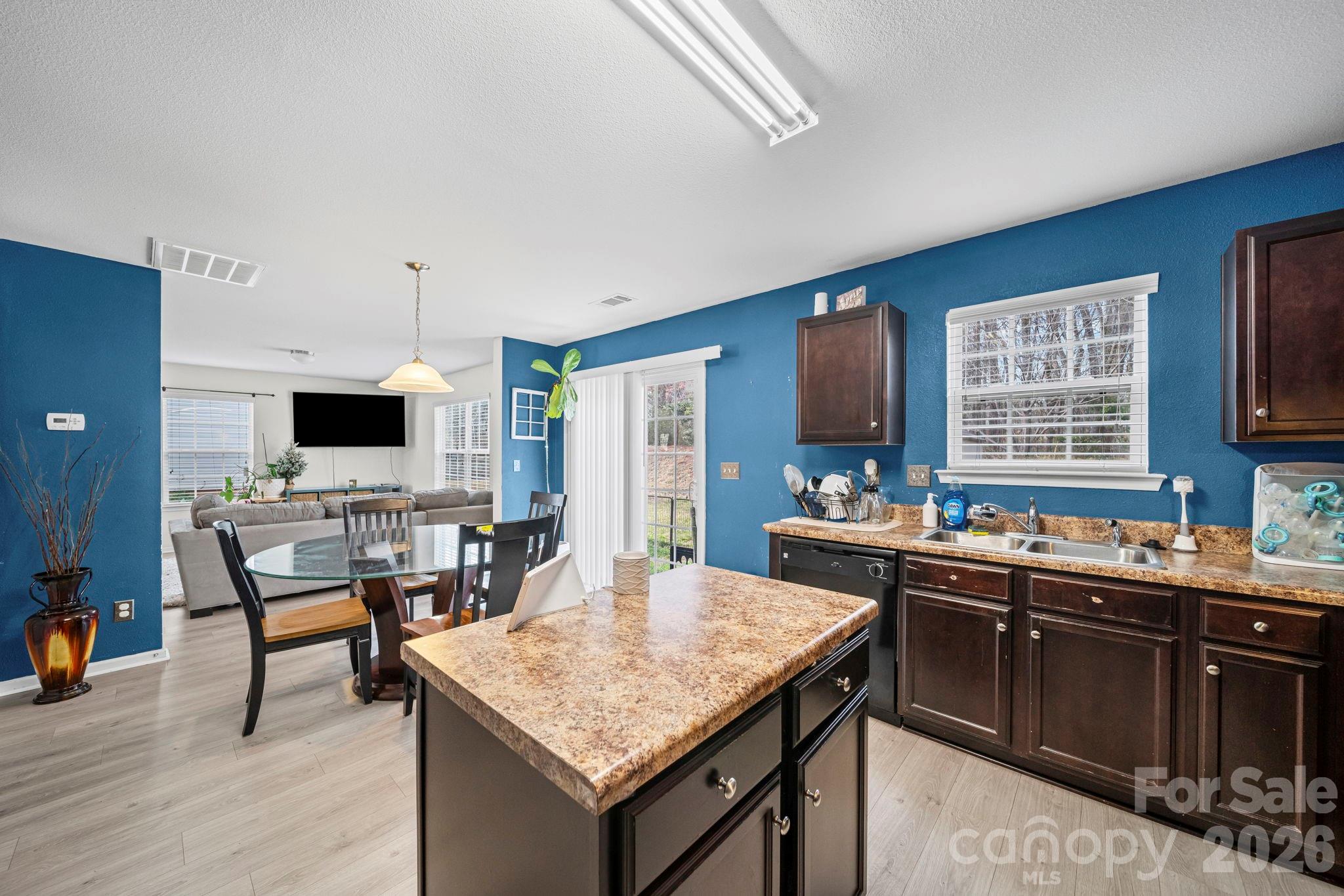 Davis Meadows - Residential