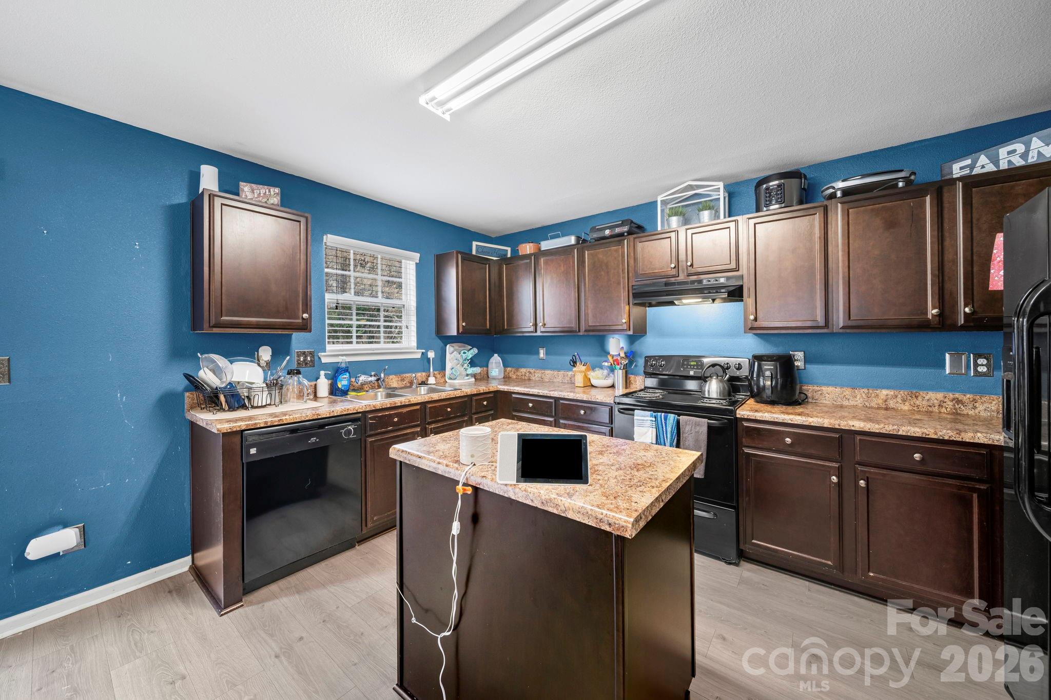 Davis Meadows - Residential