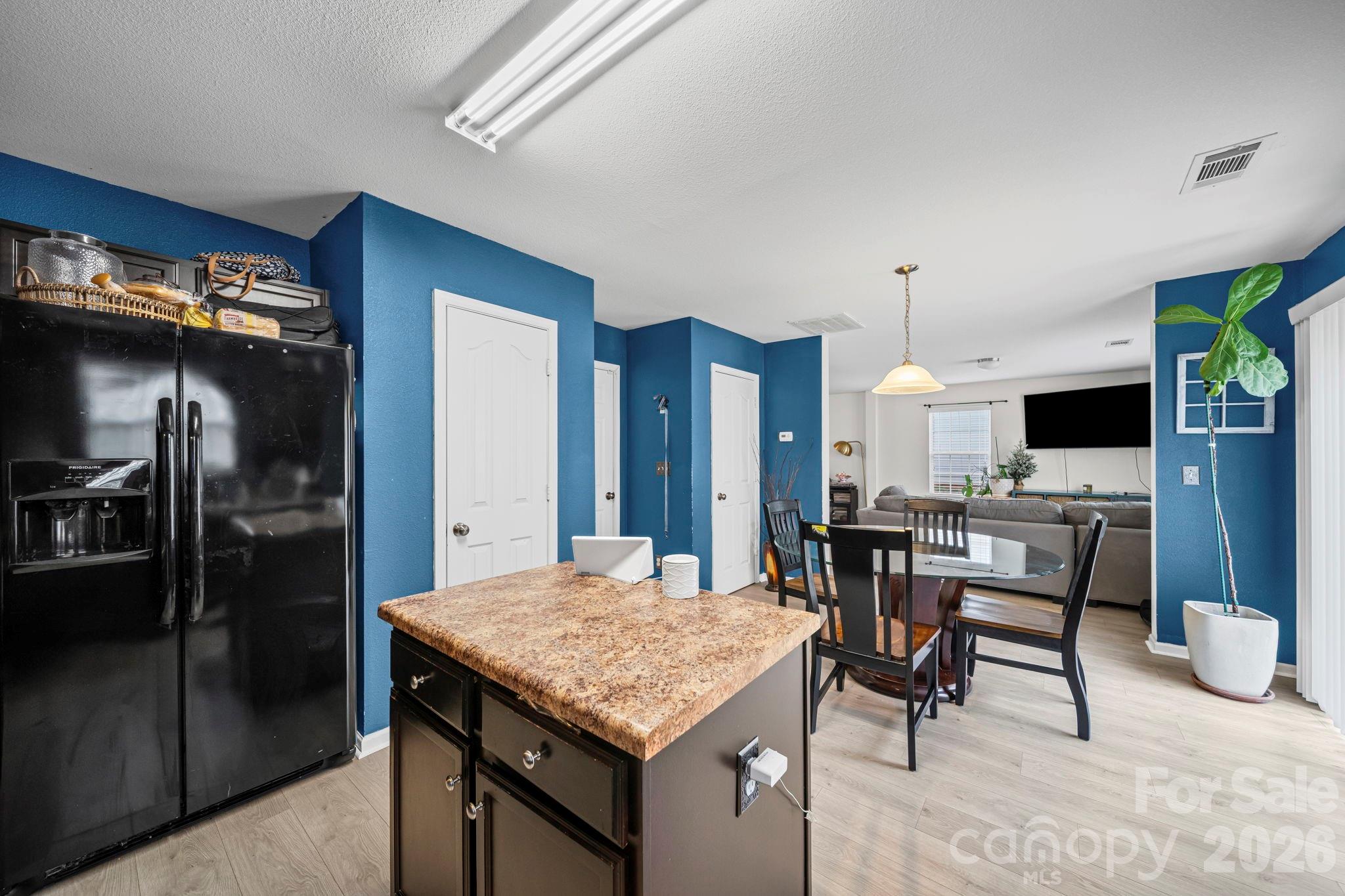 Davis Meadows - Residential