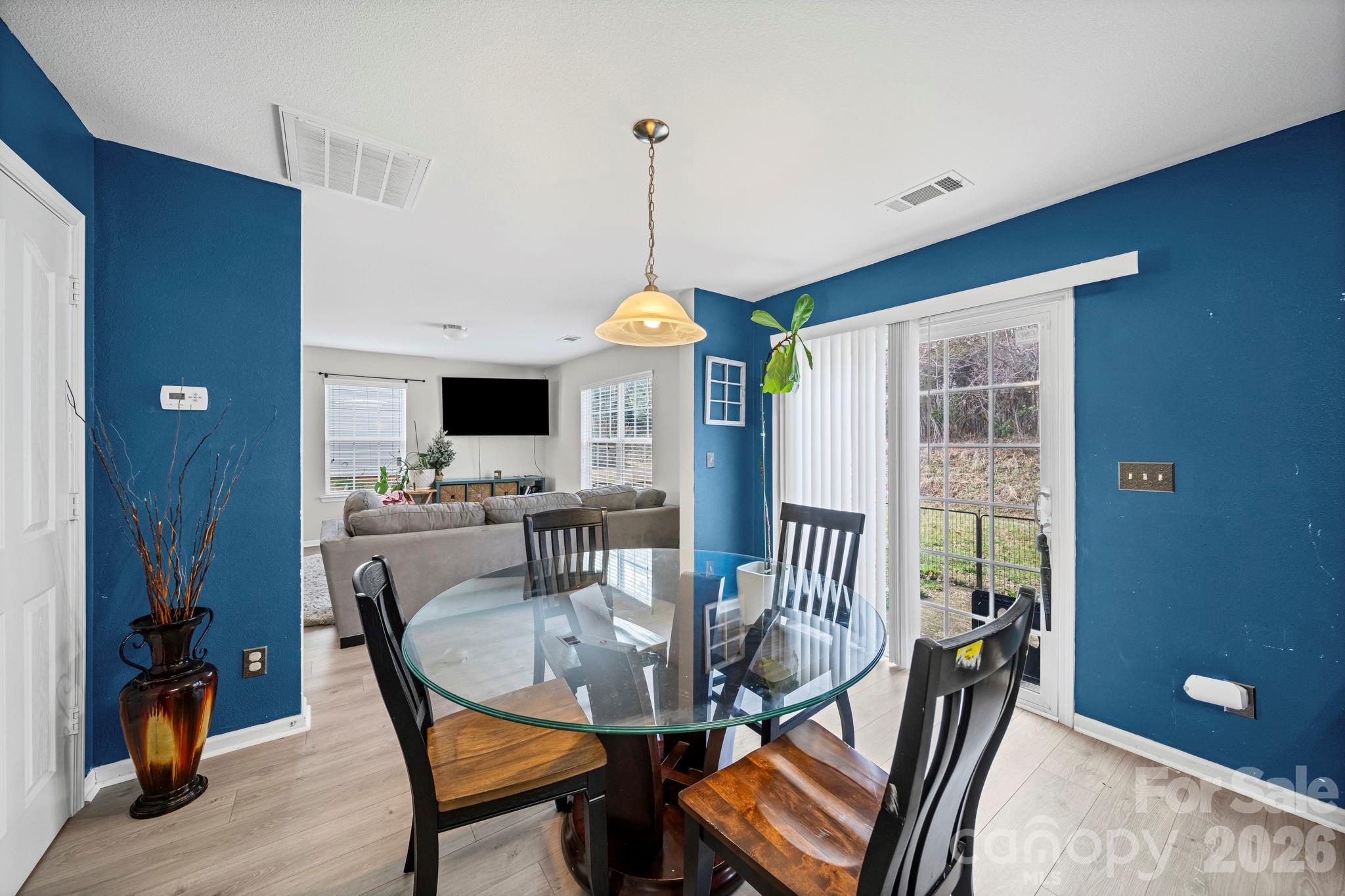 Davis Meadows - Residential