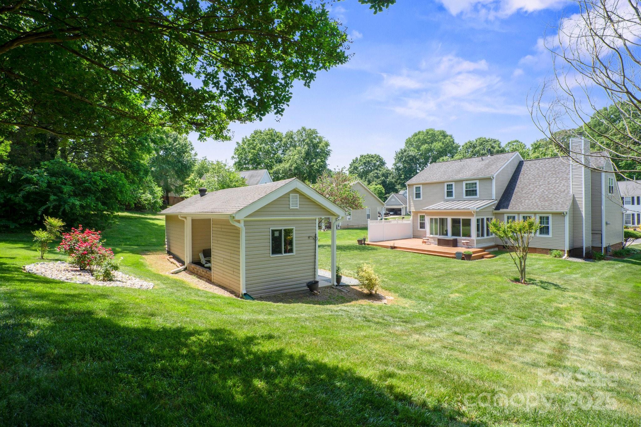 374 Queens Drive SW