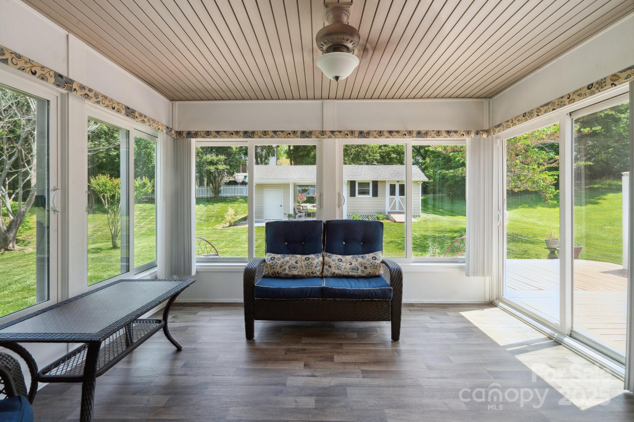 374 Queens Drive SW