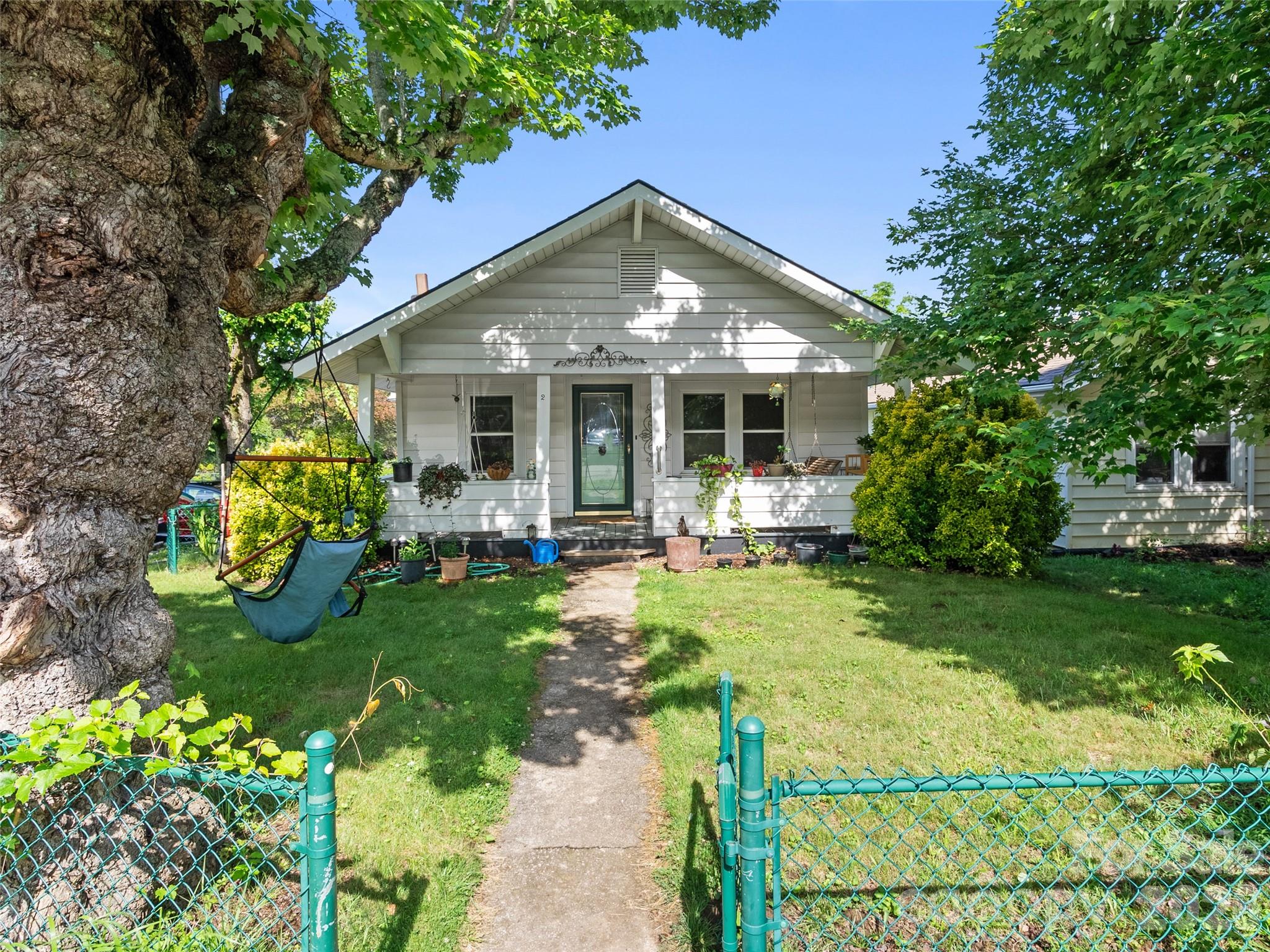 2 Pelzer Street