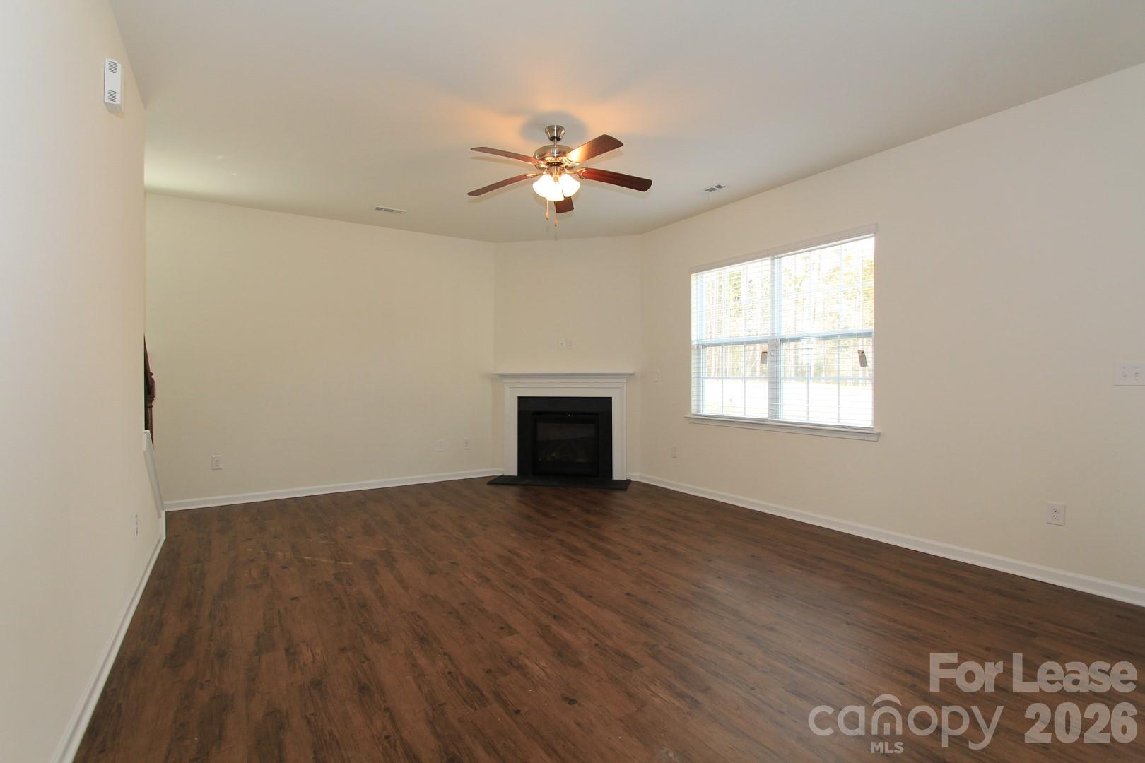127 Queensway Lane