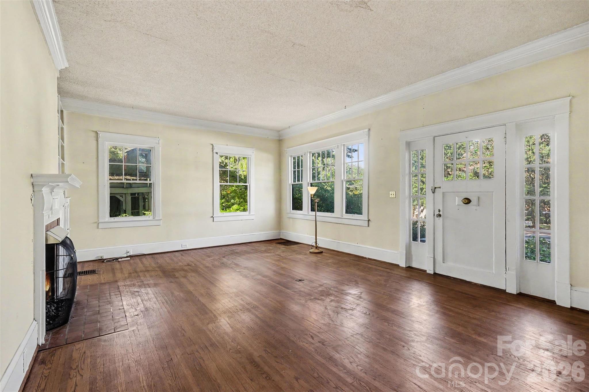 510 Hawthorne Lane