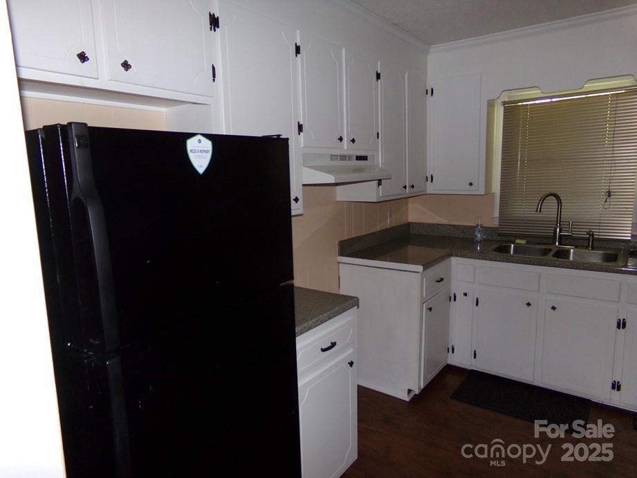 556 Roundtree Circle