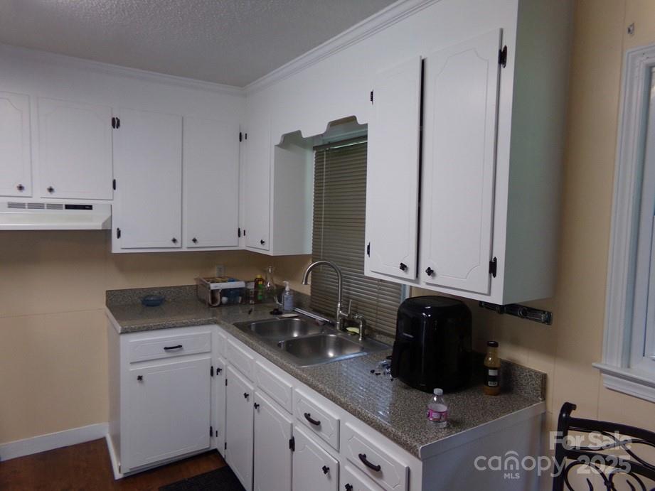 556 Roundtree Circle