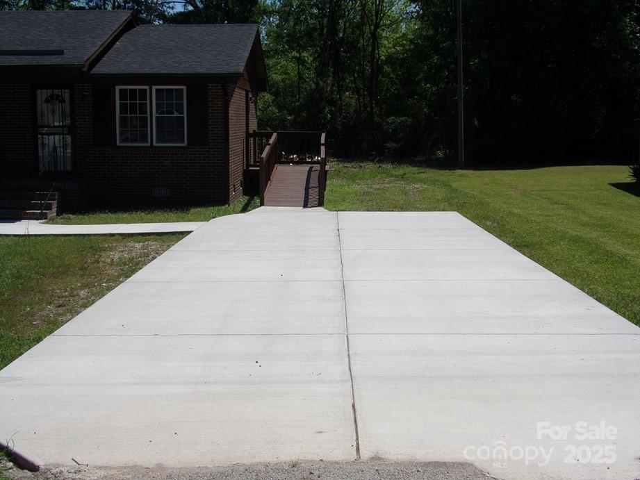 556 Roundtree Circle