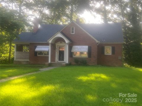 215 S Belvedere Avenue Gastonia NC 28054