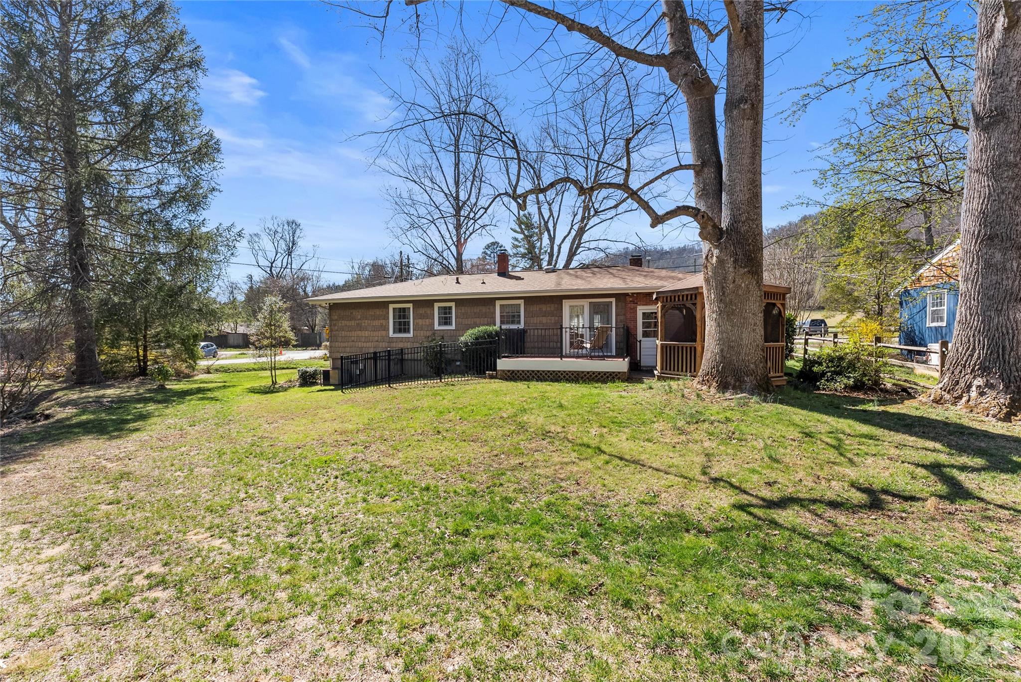 Haw Creek - Residential