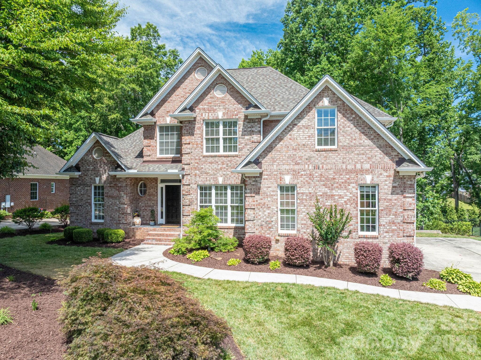 4017 Foxes Trail