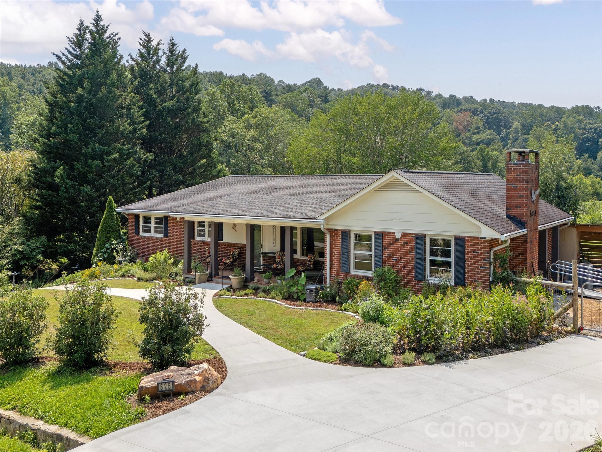525 Carson Drive, Hendersonville, NC, 28791