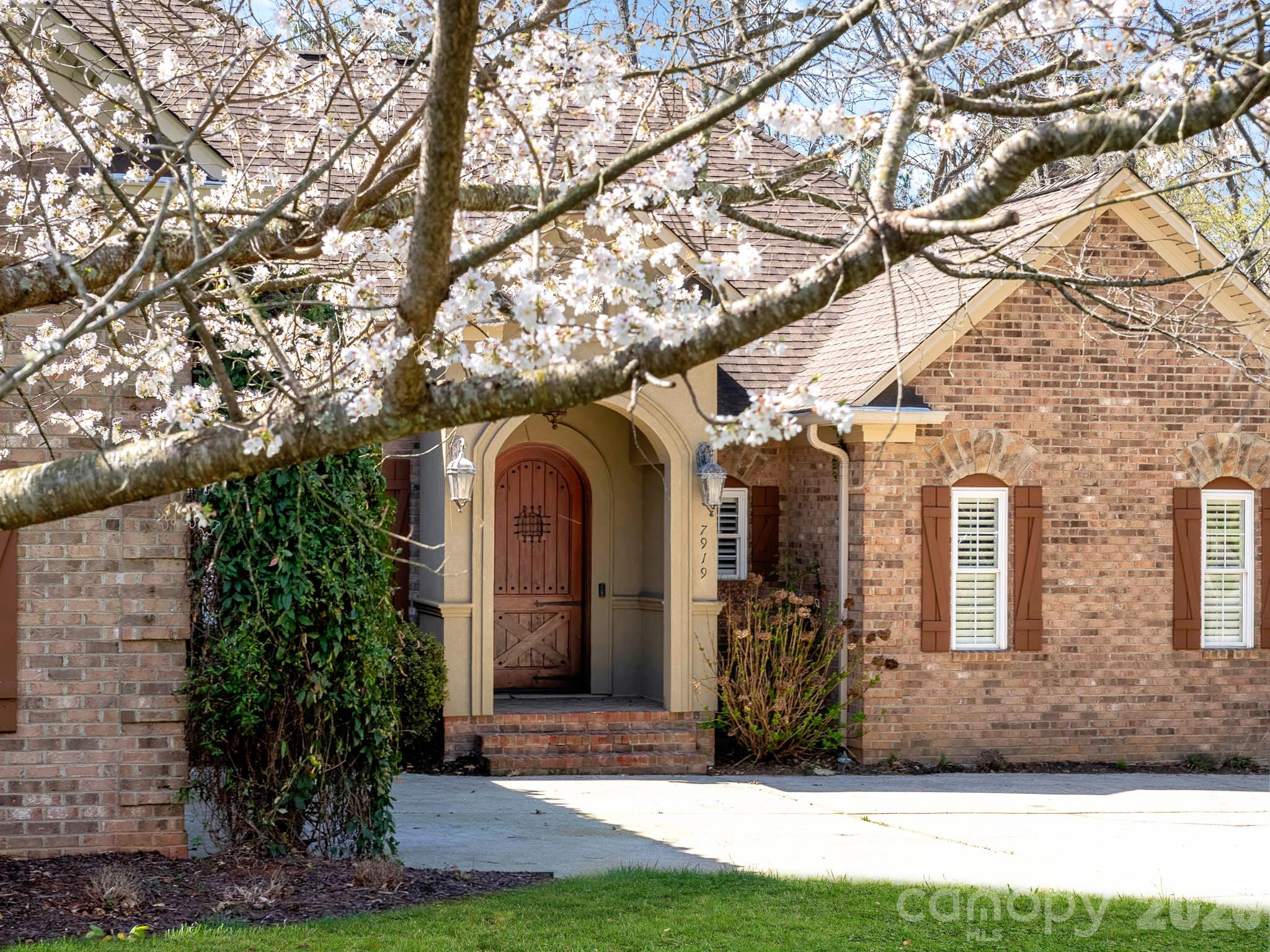 Cowans Ford Country Club - Residential