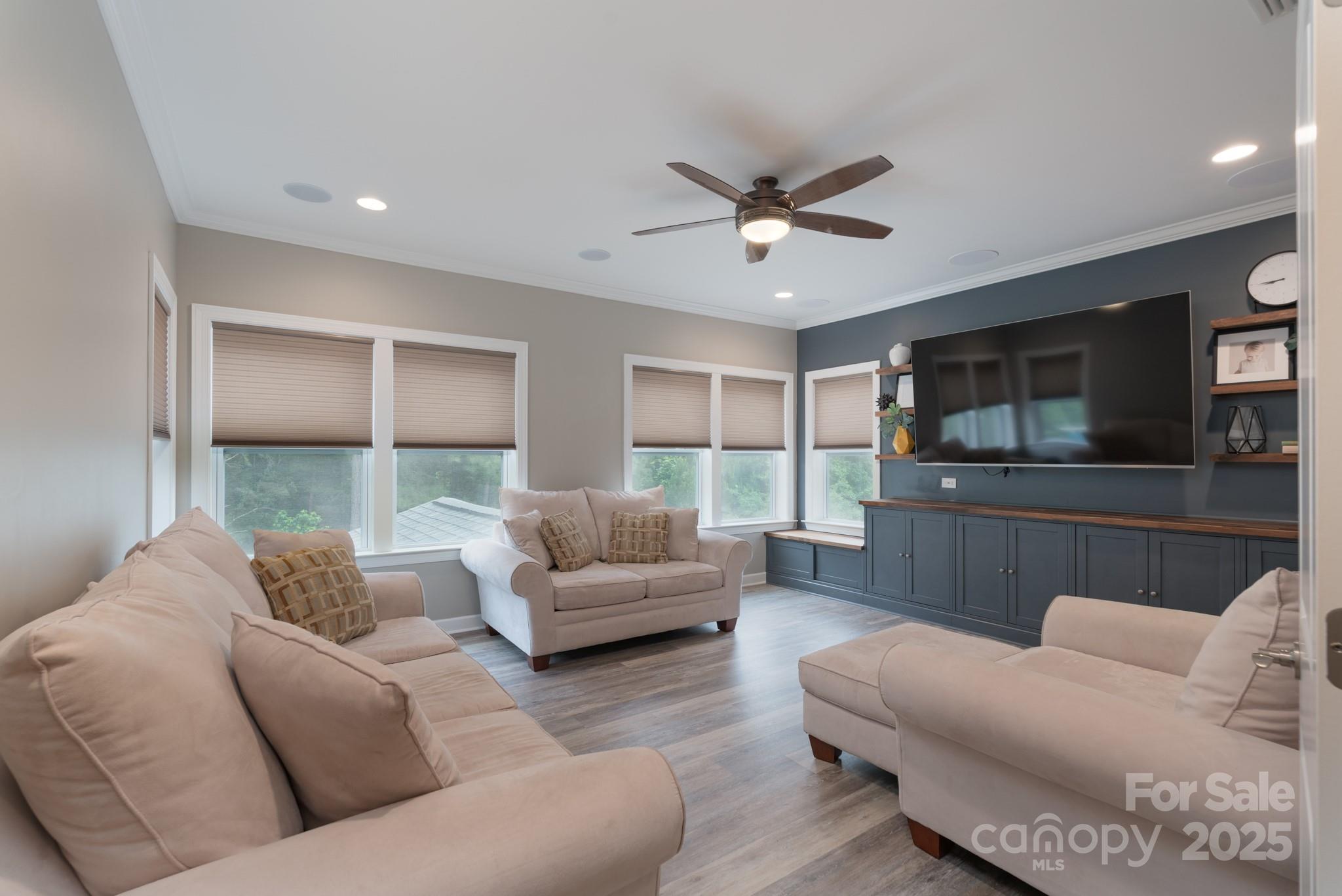 Lake Ridge - Residential