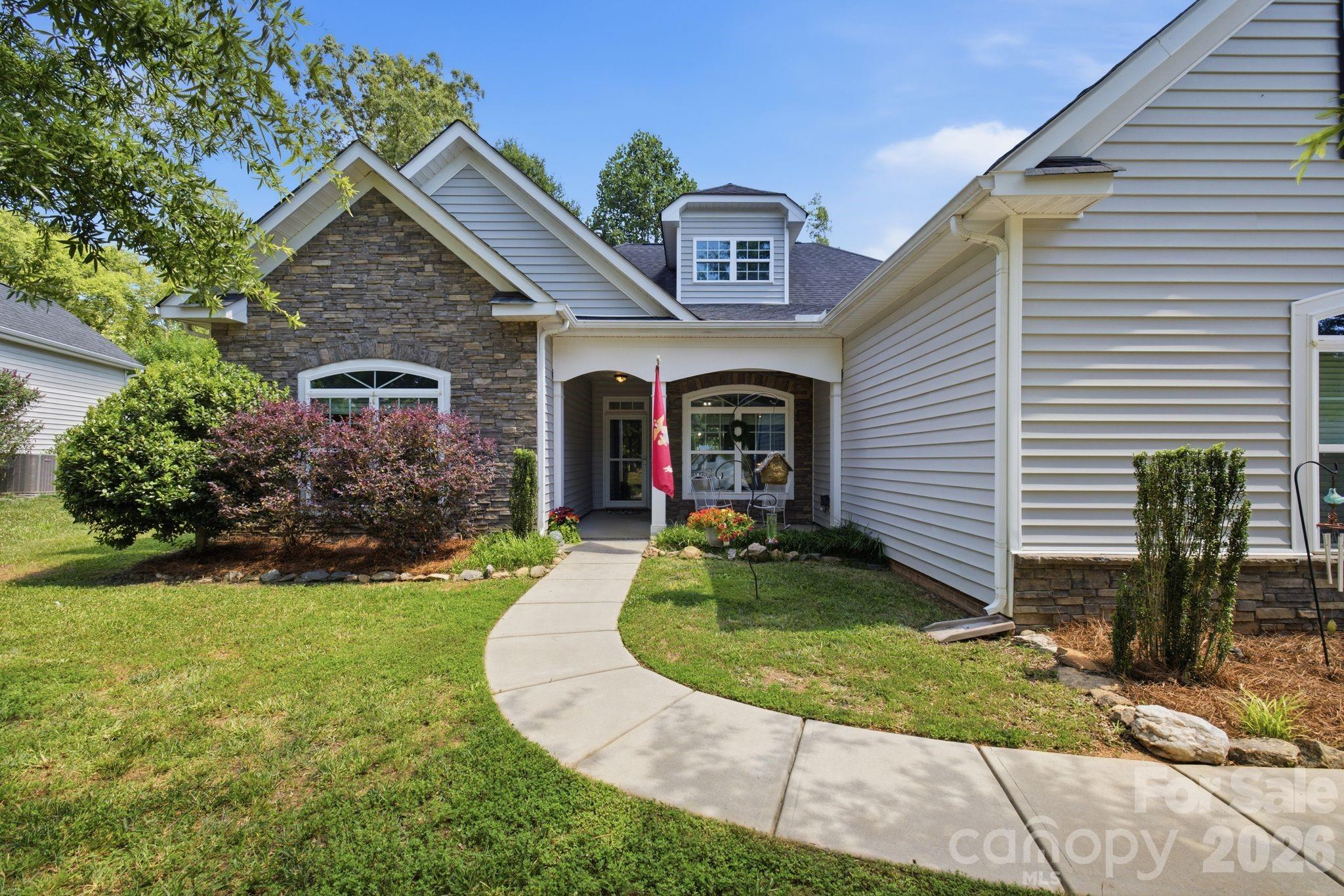 983 Jerry Lees Way