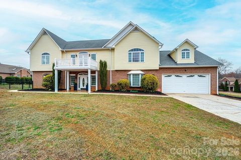 1360 Sweetbriar Lane Hickory NC 28602