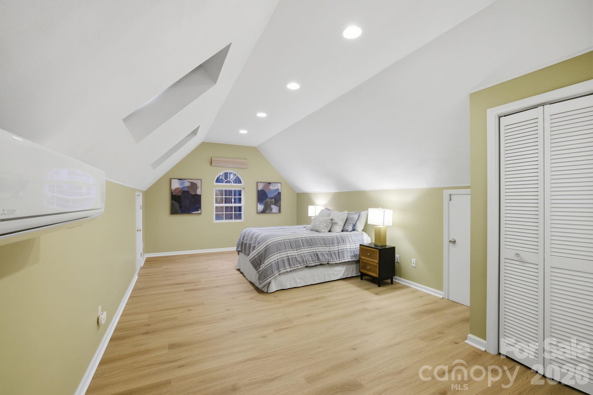 Lakepointe - Residential