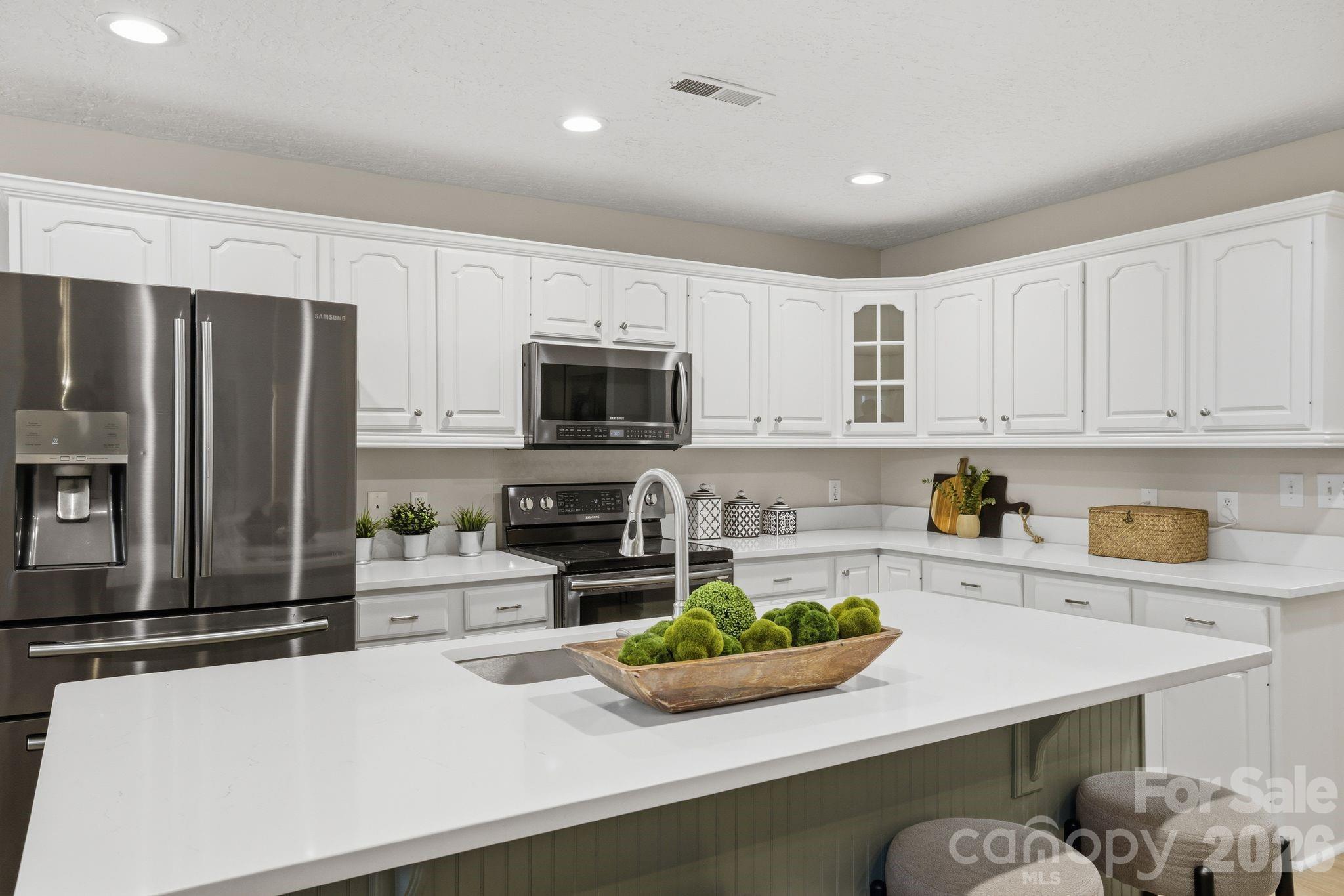 9372 Island Point Road