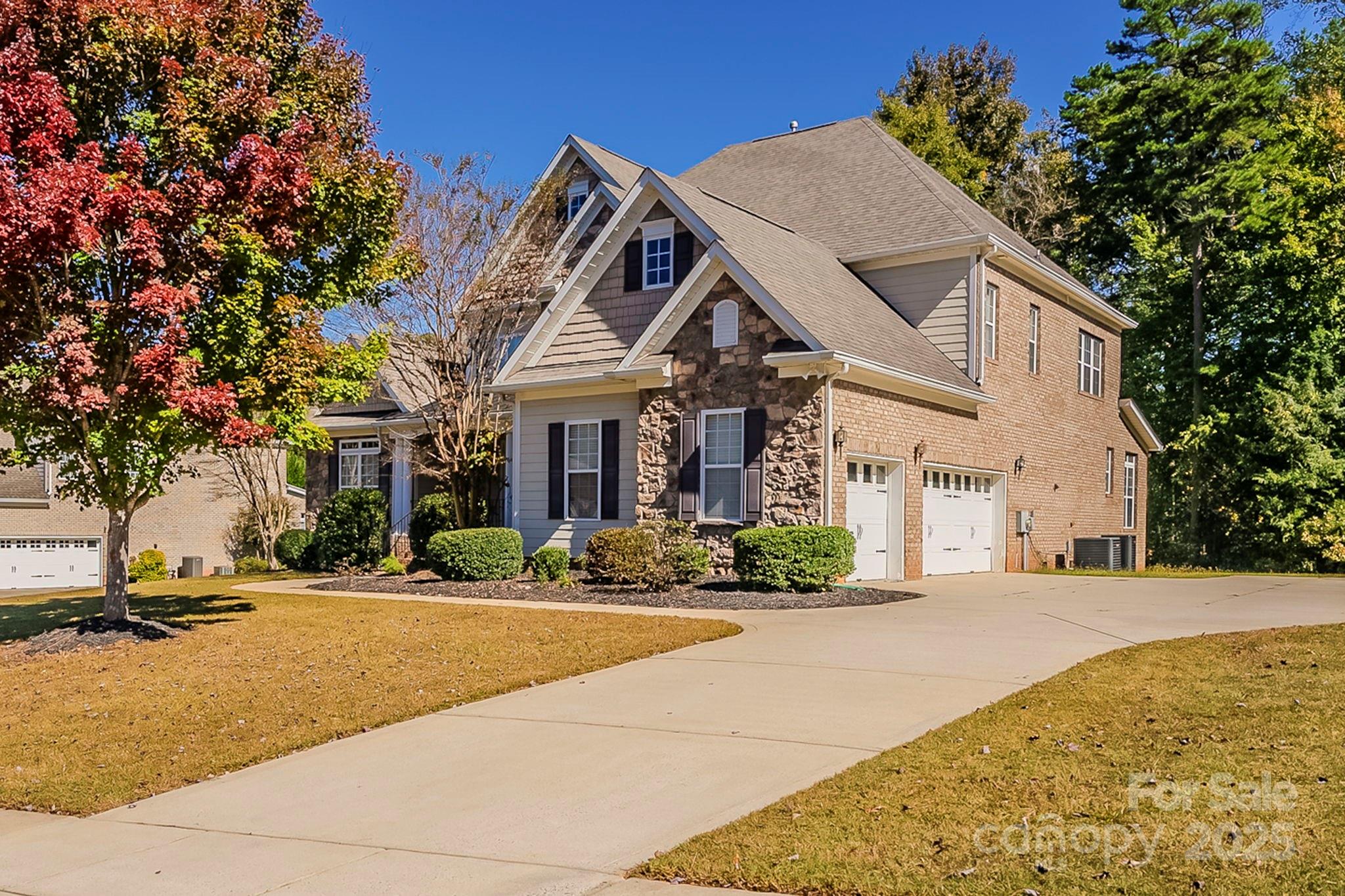 2104 Madeira Circle