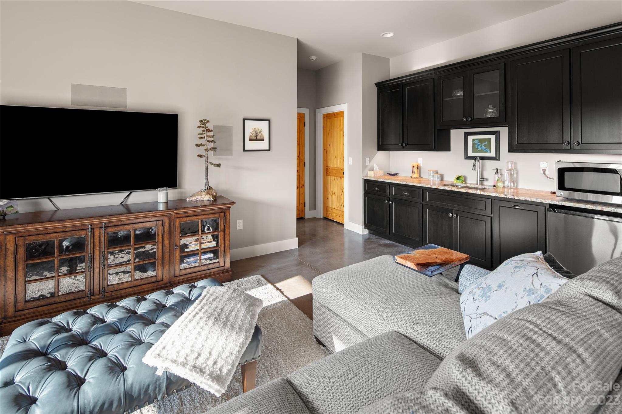 Red Tail Run - Residential