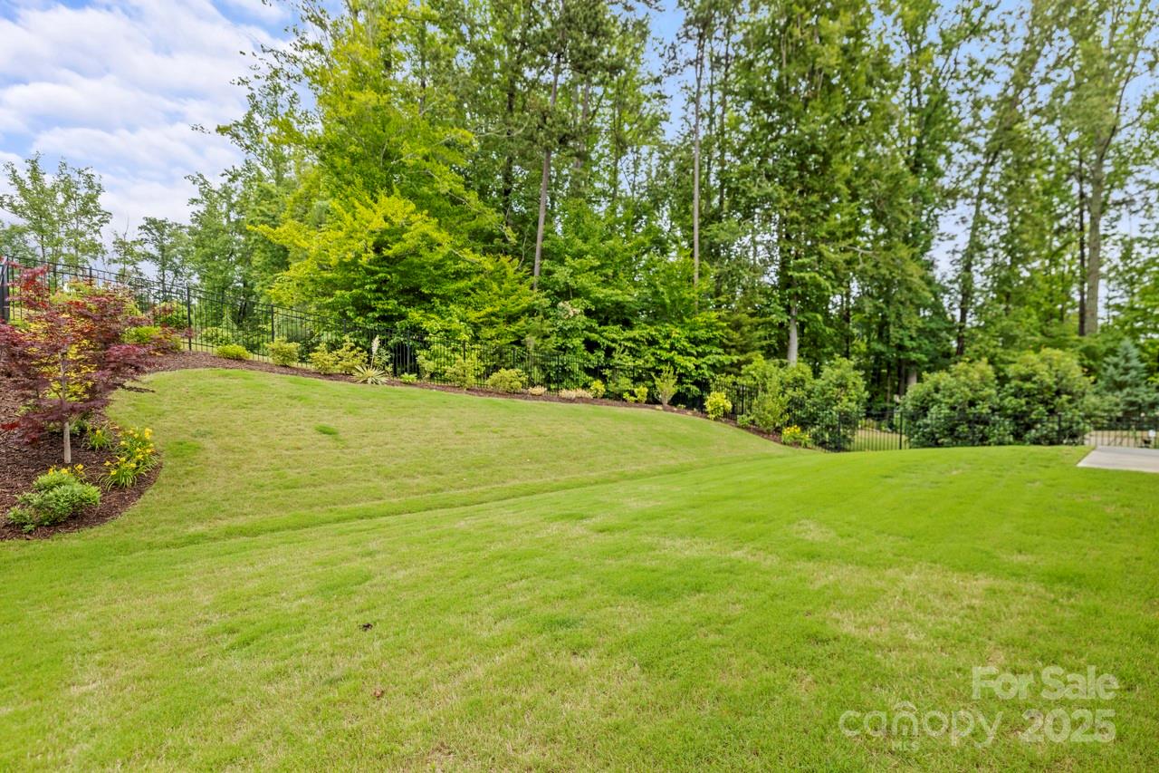 219 Broadleaf Drive