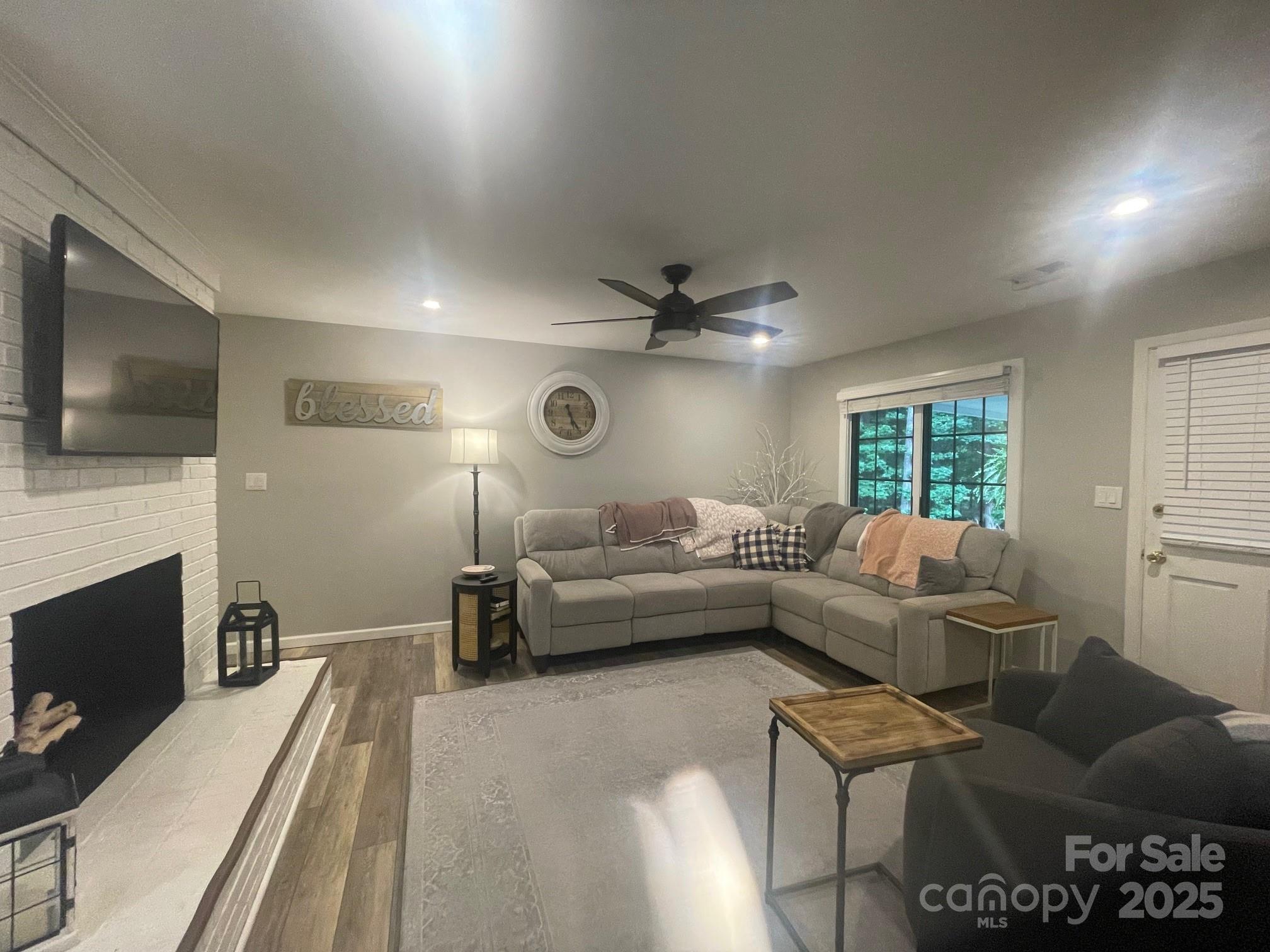 4704 Autumn Leaf Lane
