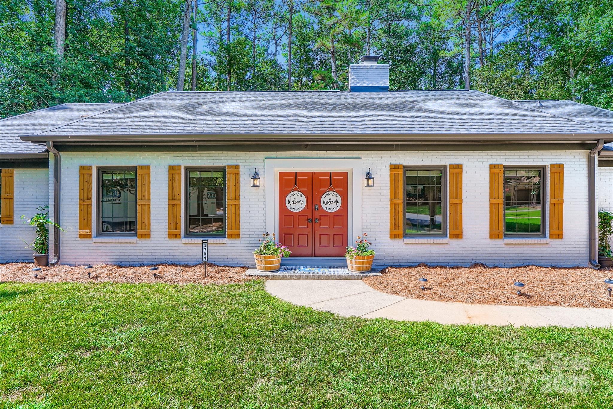 4704 Autumn Leaf Lane