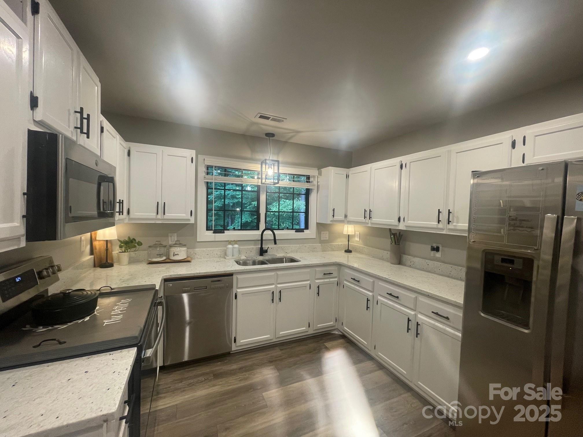 4704 Autumn Leaf Lane