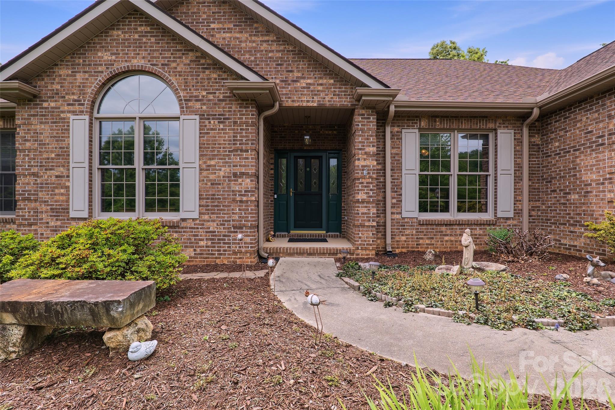 8 Ridgemont Drive