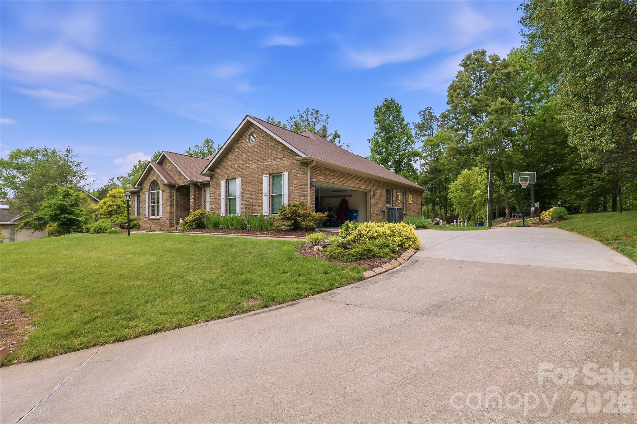 8 Ridgemont Drive