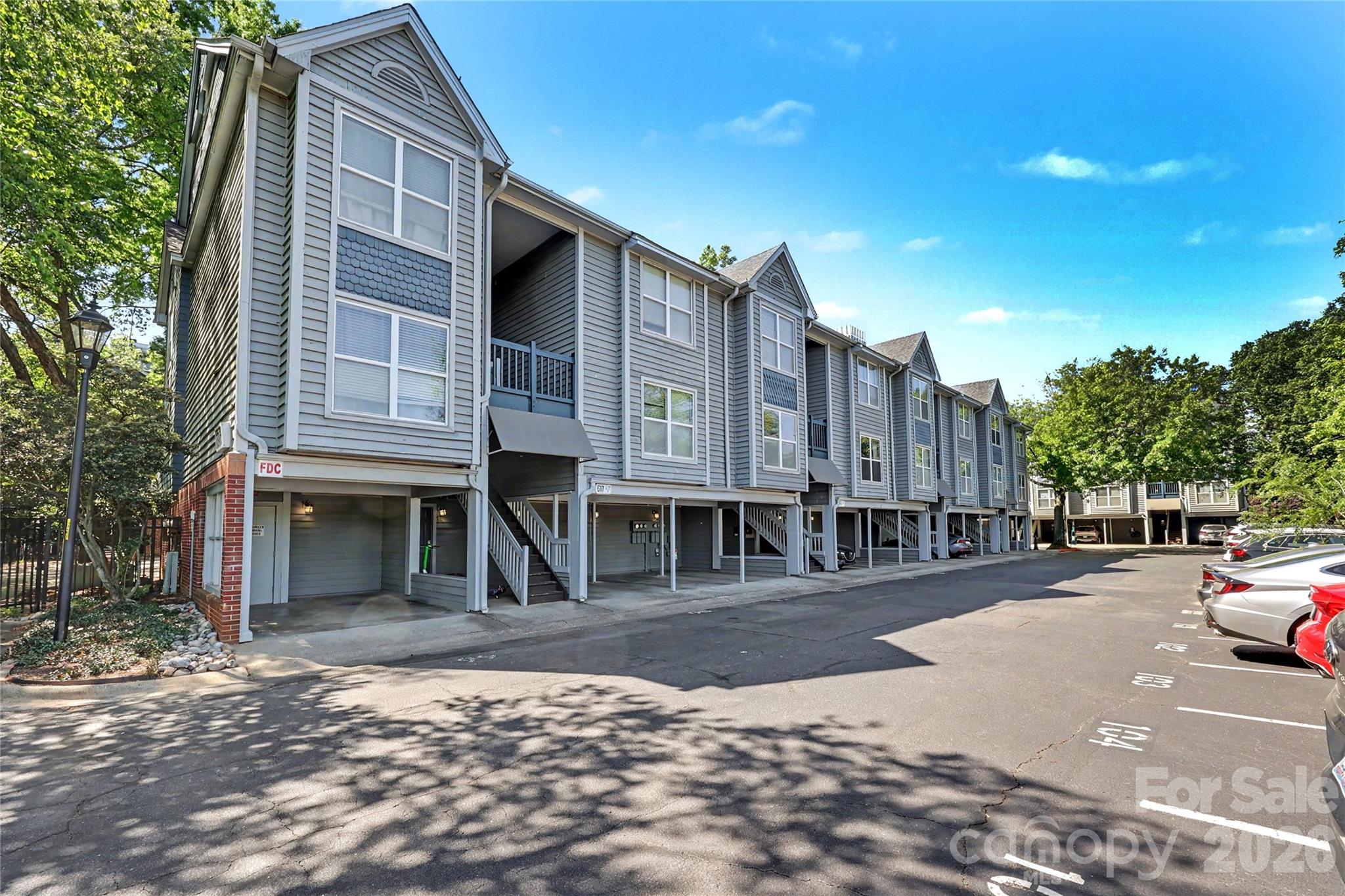 517 N Graham Street 2D