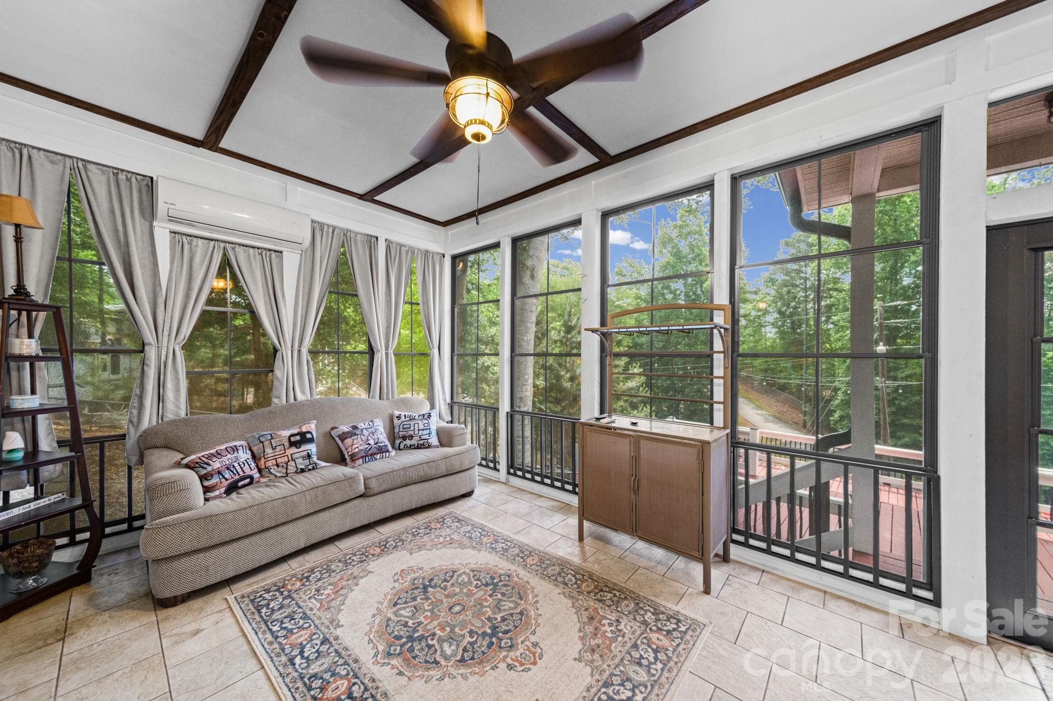 Twin Harbor - Residential