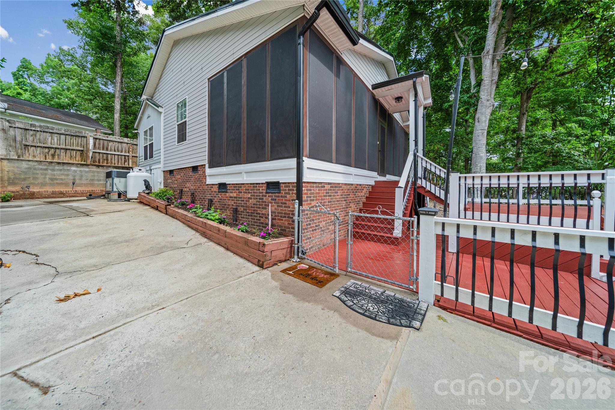 Twin Harbor - Residential