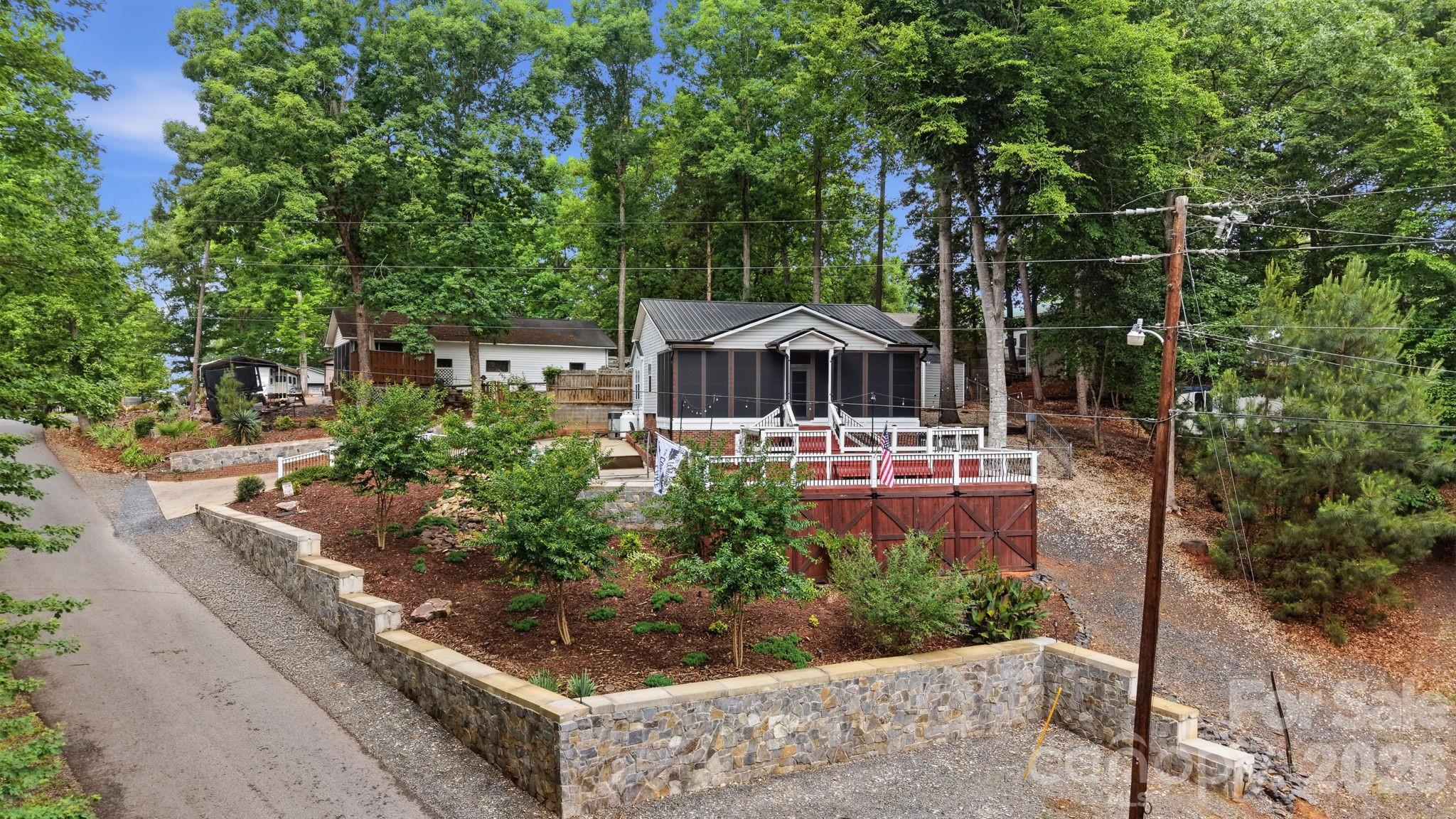 Twin Harbor - Residential