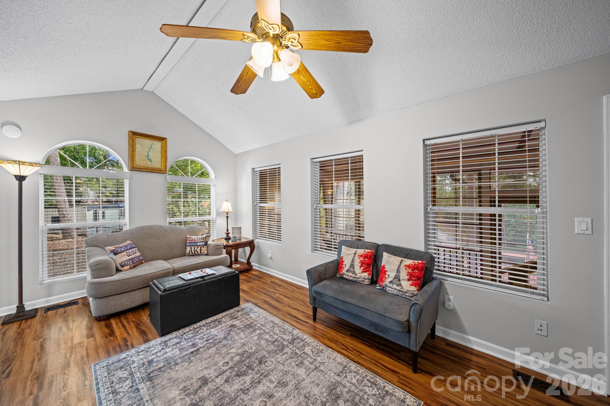 Twin Harbor - Residential